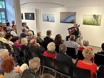 Dettelbach: Französisches Flair beim "Wohnzimmerkonzert" - Jochen Jasner begeisterte Gäste