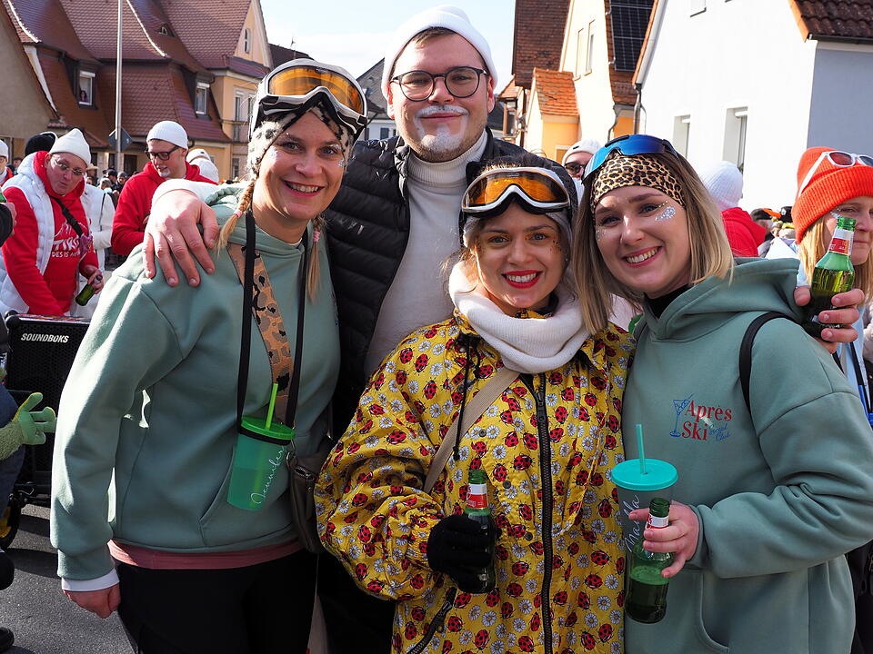 Wildes Faschingstreiben in Steinach an der Saale.