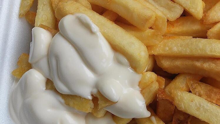 Wegen abgelaufener Mayonnaise kam es am Sonntag zu einer handfesten Auseinandersetzung zwischen einem seit Jahren zerstrittenen Ehepaars.  Symbolbild: pixabay/skeeze
