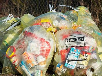 Verpackungsmüll belastet die Umwelt enorm. Symbolbild: Patrick Pleul/dpa