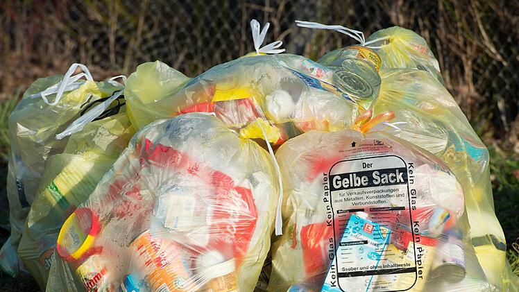 Verpackungsmüll belastet die Umwelt enorm. Symbolbild: Patrick Pleul/dpa