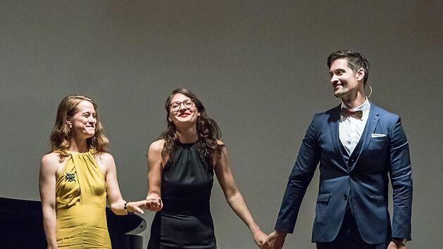 Nora Lentner, Klara Hornig und Dorian Schneider erhielten reichlich Applaus für ihr Programm unter dem Motto "Musik und Magie" im Coburger Pfarrzentrum St. Augustin.Foto: Jochen Berger