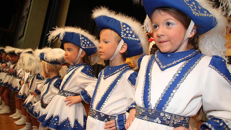 In Reih' und Glied...