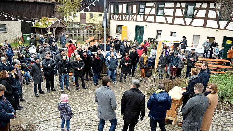 Zahlreiche Mandatstr&auml;ger, Mitglieder und interessierte Einwohner waren zum Neujahrsempfang der Freien W&auml;hler (Kreisverband Lichtenfels) nach Zeublitz gekommen. Fotos: Dieter Radziej