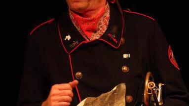 Kommandant Norbert Neugirg zieht vom Leder. Foto: Katja Nauer