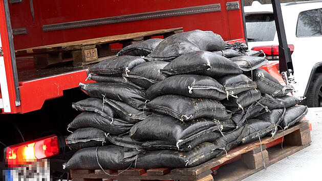 Drohendes Hochwasser in Franken: Bauhof f&uuml;llt schon Sands&auml;cke f&uuml;r Bev&ouml;lkerung