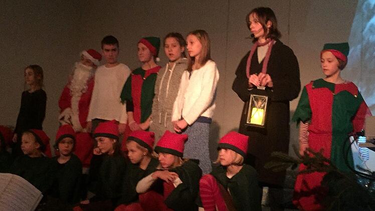 Mit großer Hingabe spielten die Kinder Theater. Anneliese Albert