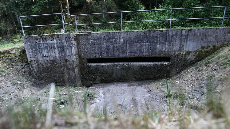 Das bestehende Regenüberlaufbecken wird vergrößert. Aktuelle Planungen wurden nun dem Gemeinderat vorgelegt. Foto: Archiv