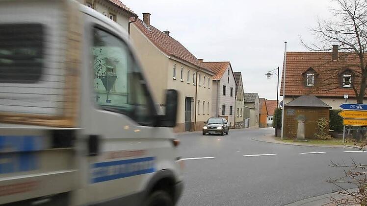 "Menschen statt Verkehr"  heißt eine neugegründete Bürgerinitiative in Eltingshausen, die sich unter anderem gegen den Schwerlastverkehr zur Wehr setzen möchte. Foto: Angelika Luga-Braun/Archiv