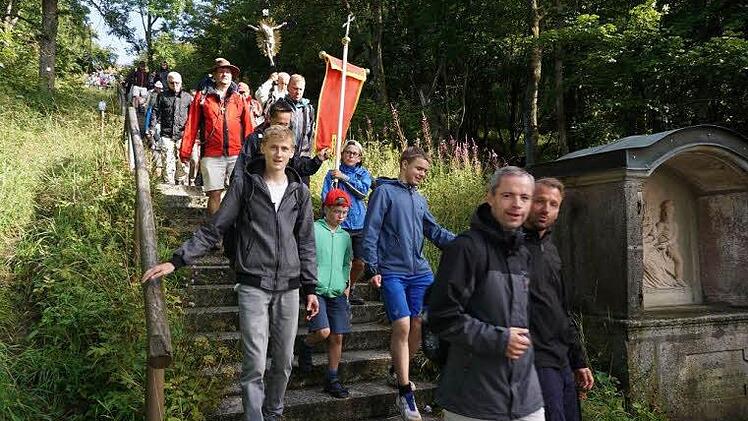 Impressionen von der Kreuzbergwallfahrt. Foto: Marion Eckert