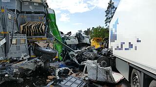 Schwerer Auffahrunfall auf der A6 Schwerer Auffahrunfall auf der A6