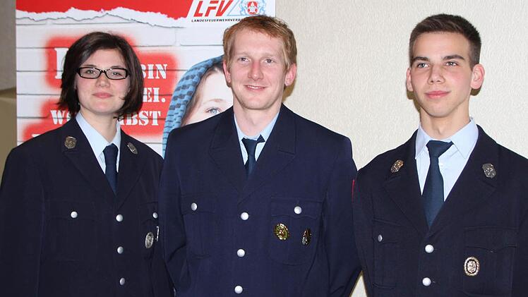 Junge Leute bringen sich ein: Schriftführerin Vanessa Fischer und die beiden Vertrauensleute Peter Karl und Maximilian Spahn. Foto: Ulrike Müller