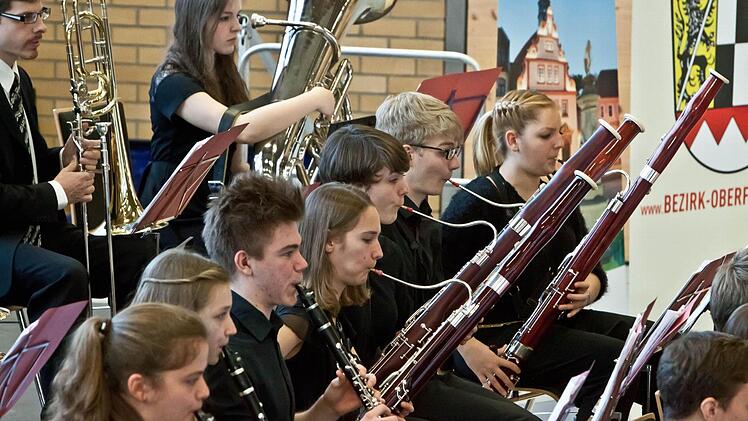 Unter der Leitung von Till Fabian Weser gastierte das Jugendsymphonieorchester Oberfranken erstmals in Bad Rodach.Foto: Jochen Berger