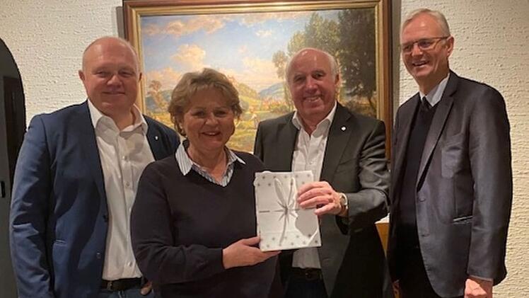 Kulmbach: Lions Hilfswerk spendet Geschenkgutscheine im Wert von 1250 Euro an bedürftige Menschen