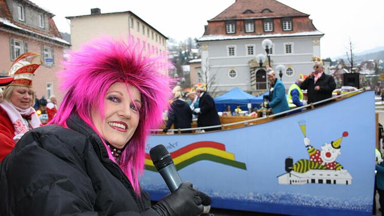 Bürgermeisterin Brigitte Meyerdierks vor dem Alten Rathaus....