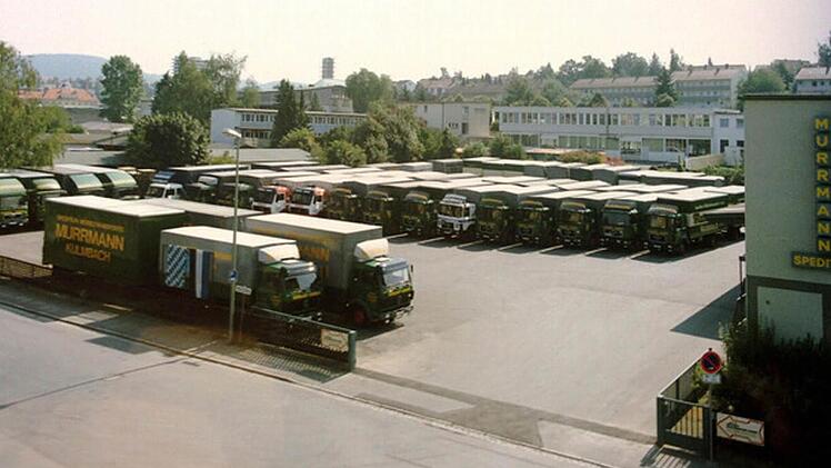 1963: Umzug ans Goldene Feld 5, Bau eines Verwaltungsgebäudes mit Büros und 2500 Quadratmetern Lagerflächen.