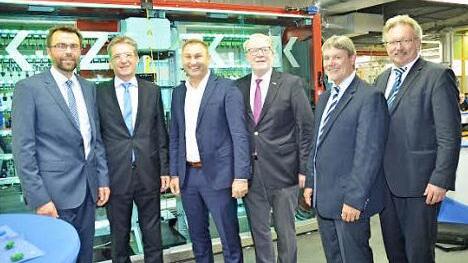 Von links KKT-Geschäftsführer Andreas Sandner, IHK-Vize Hans Rebhan, MdL Jürgen Baumgärtner, MdB Hans Michelbach, Landratstellvertreter Gerhard Wunder, Bürgermeister Hans Pietz Foto: K.- H. Hofmann