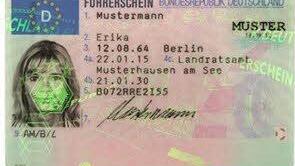 Frau Mustermann hat schon einen neuen Führerschein, auf dem das Befristungsdatum aufgedruckt ist. Die Dame müsste am 21. Januar 2030 wieder einen neuen Führerschein beantragen. Foto: Bundesdruckerei GmbH