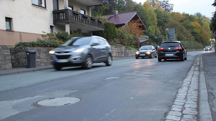 Die Kissinger Straße in Bad Brückenau ist für Pendler ein tägliches Ärgernis. Foto: Ulrike Müller