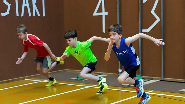 35-Meter Lauf: Lennart Rössler (rechts) aus Bad Neustadt mit zwei Teilnehmern aus Hammelburg und Münnerstadt. Foto: Anand Anders