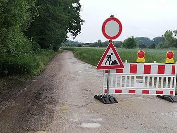 Die Erleinhofer Straße wurde gesperrt. Foto: FT