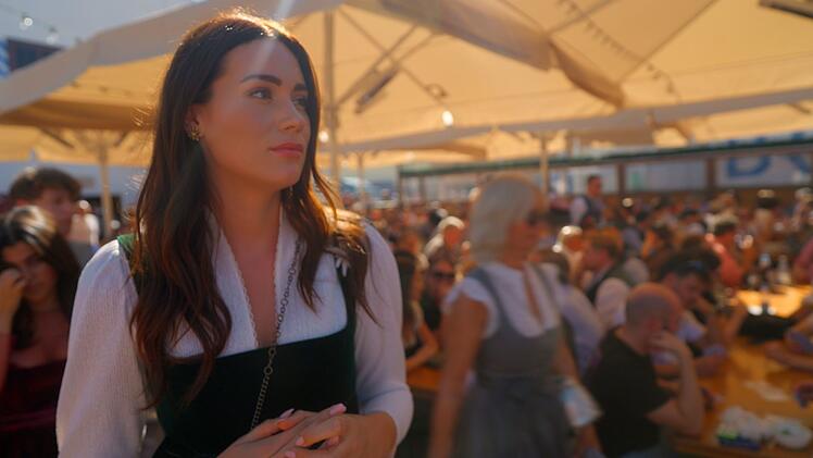 Es sei "Fluch und Segen zugleich", einen ber&uuml;hmten Vater zu haben, sagt Gloria-Sophie Burkandt.