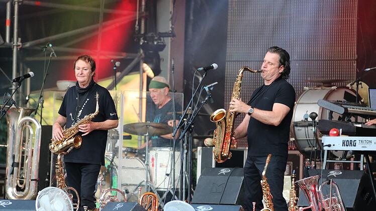 Beeindruckende Klangvielfalt im Schlosspark: Haindling spielten am Sonntag ein Open Air Konzert im Staatsbad. Sebastian Schmitt