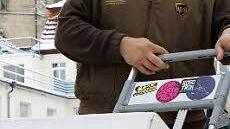 Schnee bedeutet Stress für Paketlieferant Bernhard Steinbach.