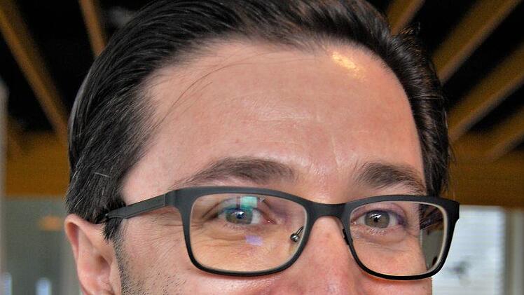 Chefarzt Dr. Bora Kosan (49) ist Spezialist für Thorax- und Herzchirurgie.Sigismund von Dobschütz