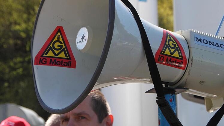 Streik der IG Metall bei GKN Sinter Metals im Werk Bad Brückenau. Foto: Ulrike Müller