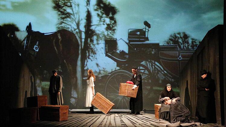 "Hiob" nach Joseph Roth am Landestheater Niederbayern (Passau/Landshut) Fotos: Peter Litvai