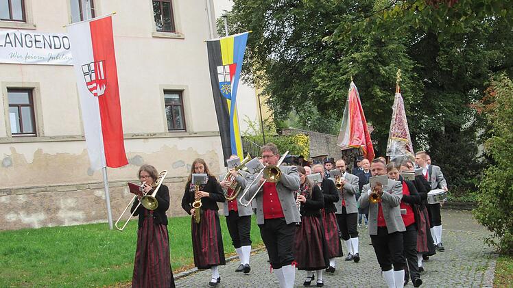 Mit der Kirchenparade begann das Jubiläumsjahr, das noch mit einigen Überraschung aufwarten soll. Foto: Winfried Ehling