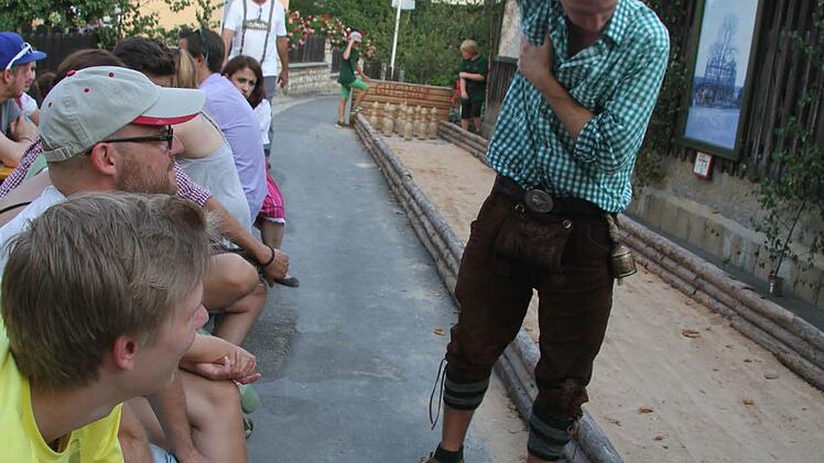 Ein bisschen Show muss sein: Alex Eisenhut machte sich warm, absolvierte ein paar Liegestützen - aber geholfen hat es nichts.