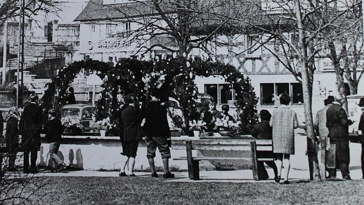 Osterbrunnen 1977. Repro: Carmen Schwind