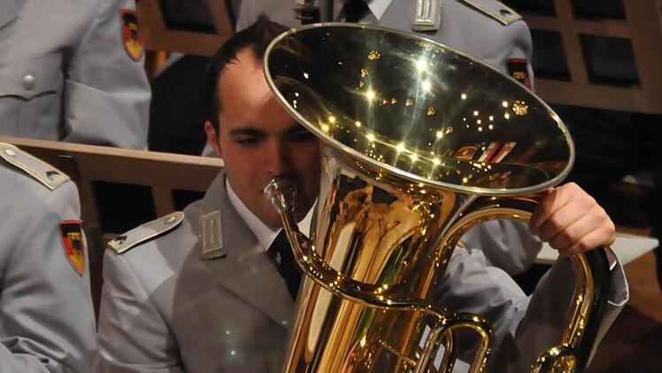 Der Musikstudent Felix Geßner (Tuba) kommt aus Kleinwenkheim und hat lange Jahre beim Jugendmusikkorps der Stadt Bad Kissingen musiziert.