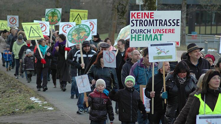 Demonstration gegen die Südlink-Stromtrasse in Römershag/Bad Brückenau. Foto: Sebastian Schmitt-Mathea