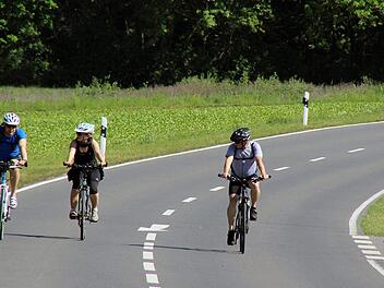 Vorfahrt f&uuml;r alles, was nicht motorisiert ist, hie&szlig; es am Sonntag zwischen Grafenrheinfeld und Volkach. Foto: Ursula Lux