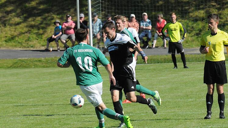 Riedenbergs Ziel für die erste Relegationspartie gegen Rannungen ist eine gute Ausgangsposition mit mindestens einem Auswärtstor.  Foto: ssp