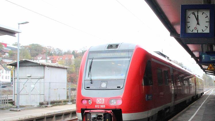 Am Bayreuther Bahnhof kam es am Mittwochvormittag zu einem Notarzteinsatz. Symbolbild: Jochen Berger