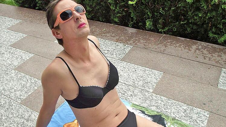 "Irgendwann schaff' ich es in die Bildzeitung", hat Vollhorst sich vorgenommen. 2012 bewarb er sich mit diesem Foto als "Sommergirl".