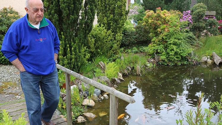Die Traumgarten AG zu Besuch im Heidegarten von Annemarie und Manfred Heidenreich in Melkendorf. Foto: Barbara Herbst