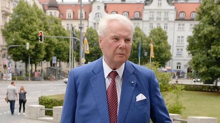 Andreas Prinz von Sachsen-Coburg und Gotha Ende Juli in München. Bei einem Konzert traf er seinen Cousin, König Carl Gustaf von Schweden, und dessen Frau, Königin Silvia. Foto: privat