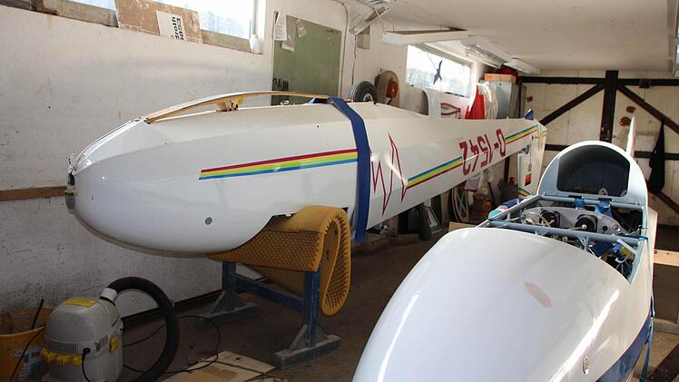 In der Flugzeugwerkstatt