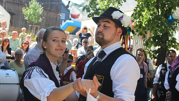 Ebersdorfer Kirchweih-Tanzpaar Foto: Veronika Schadeck