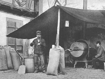 Die erste Produktionsstätte: Im Hinterhof des Anwesens seiner Schwiegereltern hatte Johann Baptist Weyermann "Mich. Weyermann's Malzkaffee Fabrik" gegründet. Quelle: Archiv Weyermann