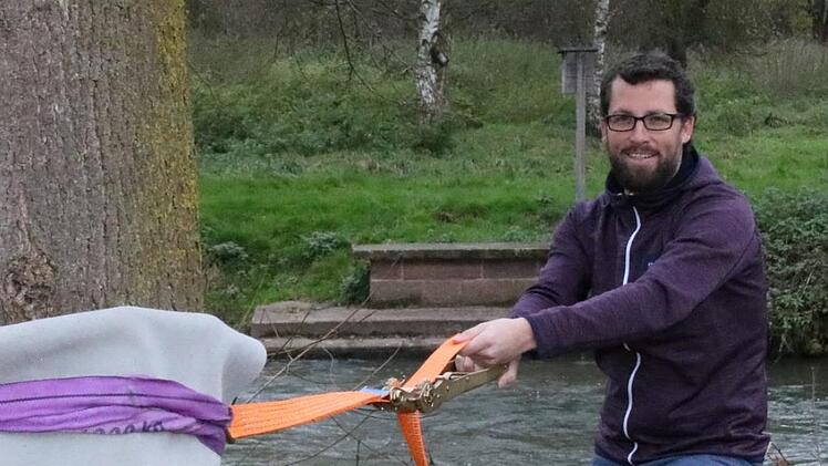 Leander Vierheilig macht sich aktuell als Erlebnispädagoge selbstständig, die fachliche Grundlage dafür holte er sich am Volkersberg. Beim Fachtag kommende Woche stellt er ein Praxisprojekt für Familien vor. Foto: Ralf Ruppert