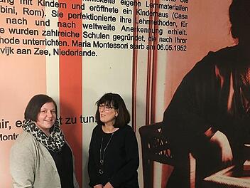 Schulleiterin Annett Hamberger (links) und Geschäftsführerin Gudrun Jersch-Bittermann arbeiten im Sinne von Maria Montessori.