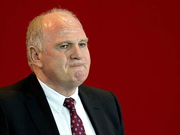 Deutschlands prominentester Steuersünder Uli Hoeneß kann sich den Tag seines Haftantritts innerhalb einer Zwei-Wochen-Frist selbst aussuchen. Foto: Sven Hoppe/dpa