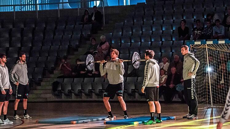 Handball-Sinfonie lautete das Motto eines Gemeinschaftsprojekts zwischen dem Landestheater und dem HSC 2000 Coburg in der HUK-Arena.Foto: Jochen Berger