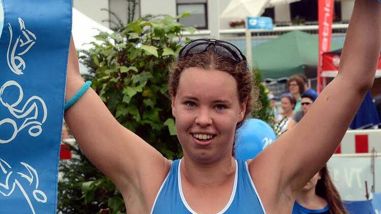 Lena Gottwald schwamm, radelte und lief 2015 noch für den SSV Forchheim. Mittlerweile startet die zweifache Gewinnerin des Erlanger Triathlons für Tristar Regensburg in der Triathlon-Bundesliga. Foto: herzopress
